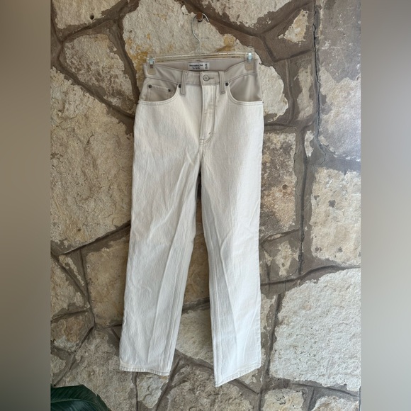 Abercrombie and Fitch Mixed Fabric 90’s Ultra High Rise White Jean Faux Leather - Picture 6 of 7